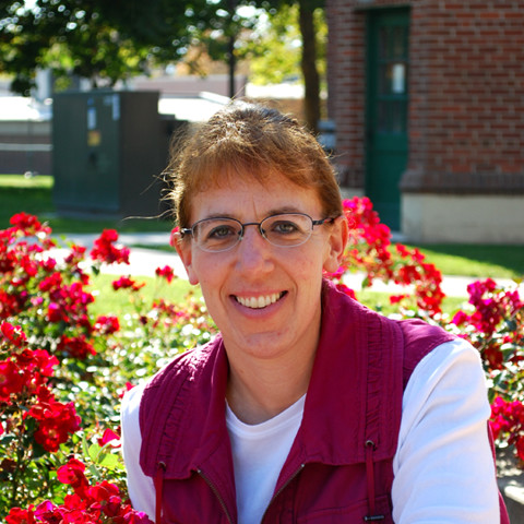 Headshot of Lorinda Hughes